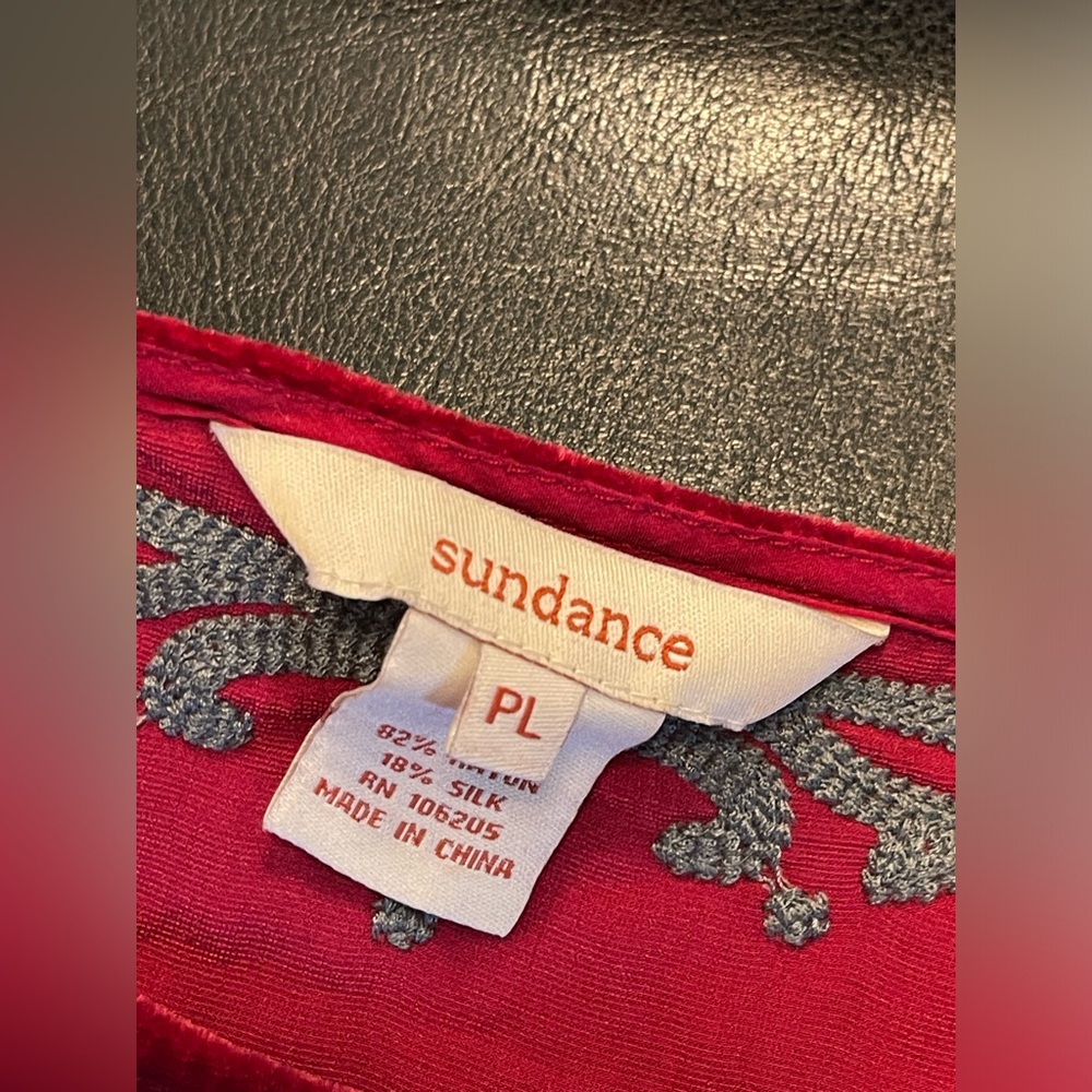 Sundance red velvet holiday festive embroidered top Sz Large Petite - Picture 4 of 6